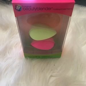 2 brand new Beauty Blenders